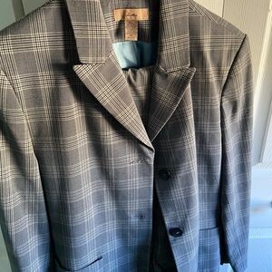 Women’s pant suit with flare cuff